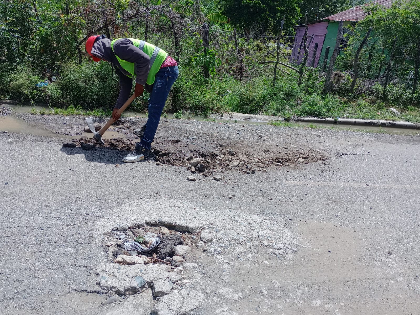 Trabajos realizados en las almendras, el Melo y frente al parque. junta municipal el carretón seguimos trabajando.